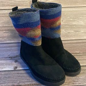 Toms Aztec Suede ankle Boots size 6 w